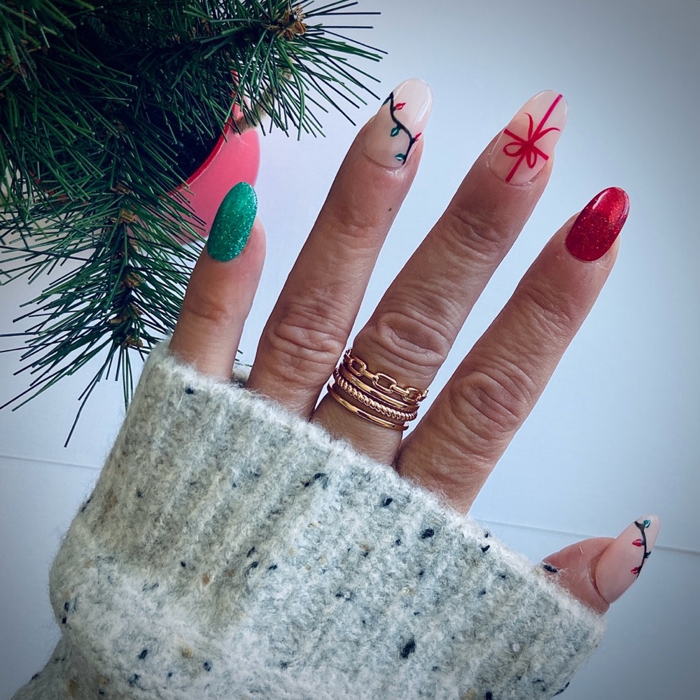Hand painted artificial gel nails kit. Choose the size and shape that suits you!